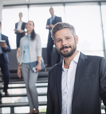 Professionnels dans un environnement de travail